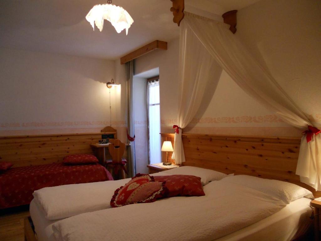 Hotel Garni Salvanel Cavalese Chambre photo